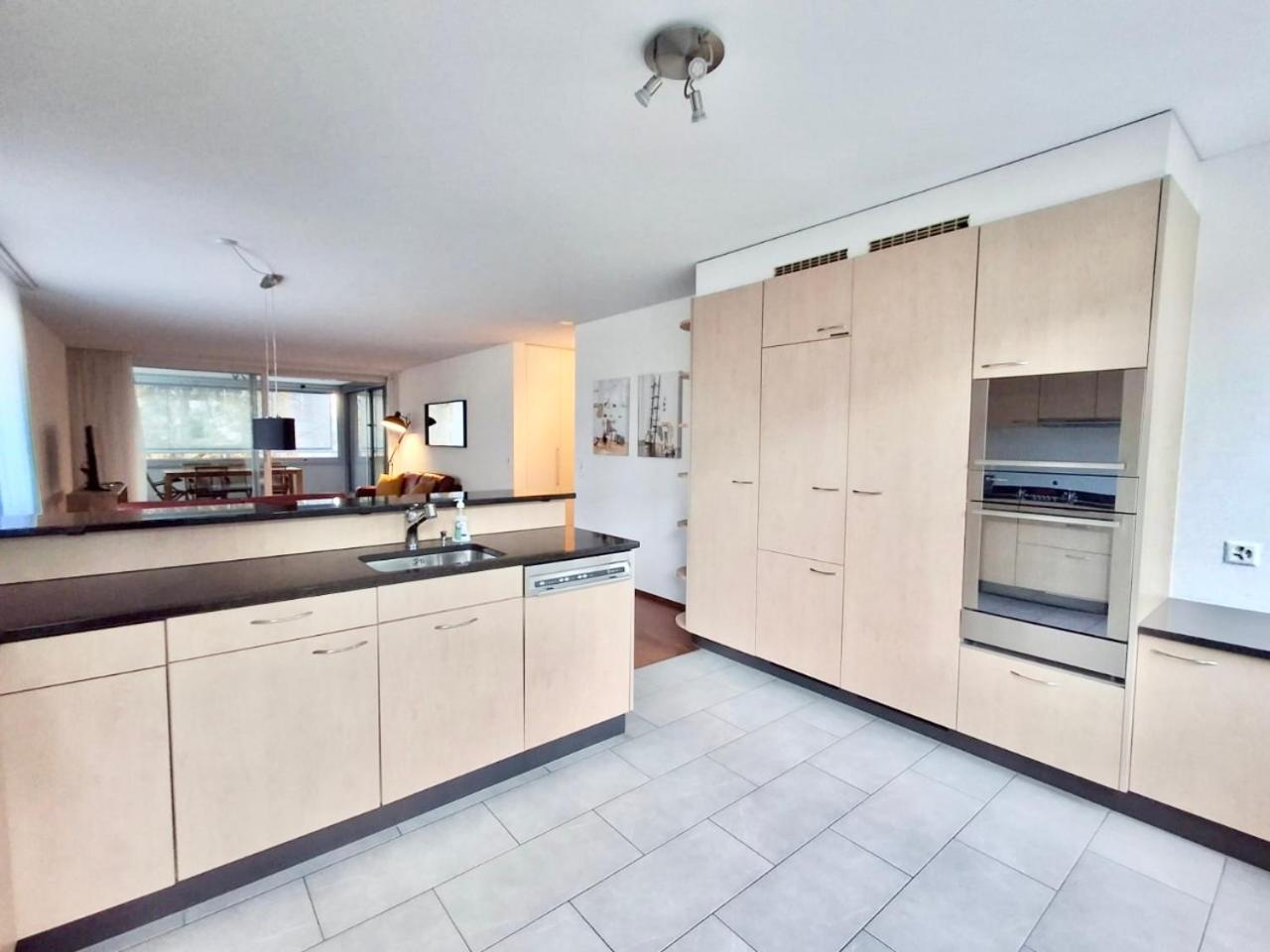 4-Bedroom Getaway In Zug With Spacious Living Экстерьер фото